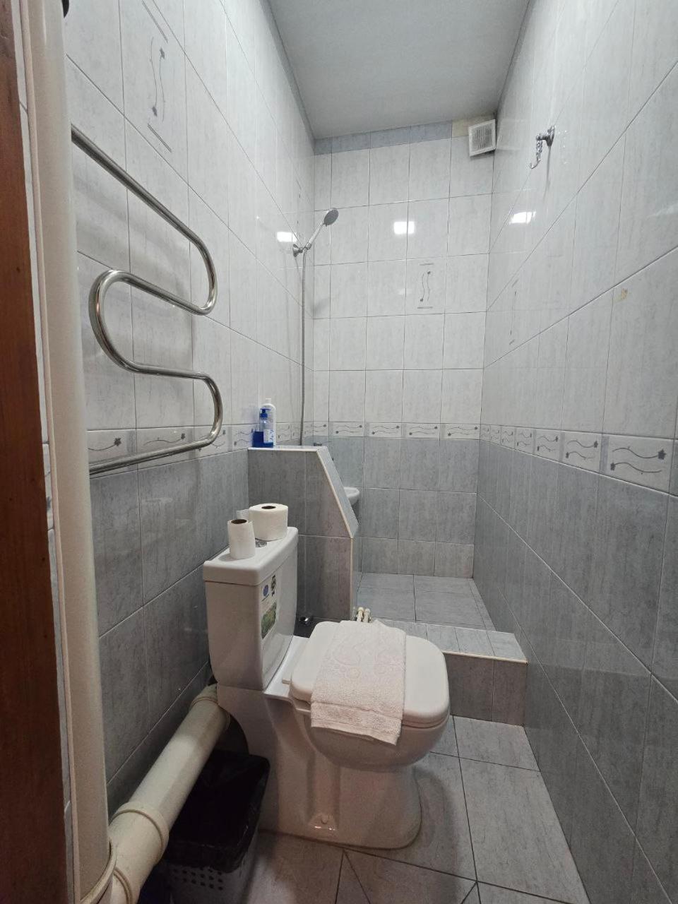 Guesto Hostel Tasjkent Buitenkant foto