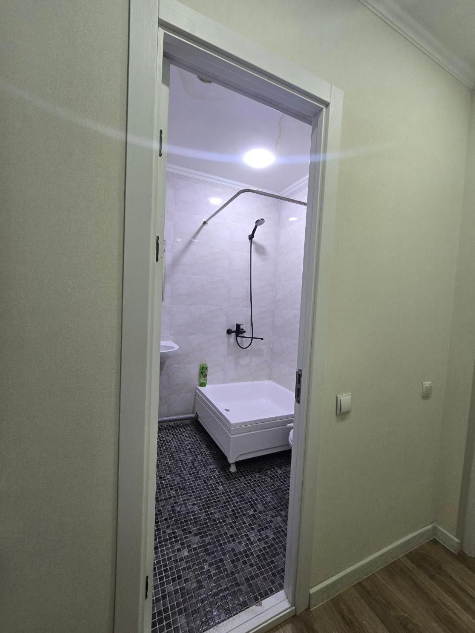 Guesto Hostel Tasjkent Buitenkant foto
