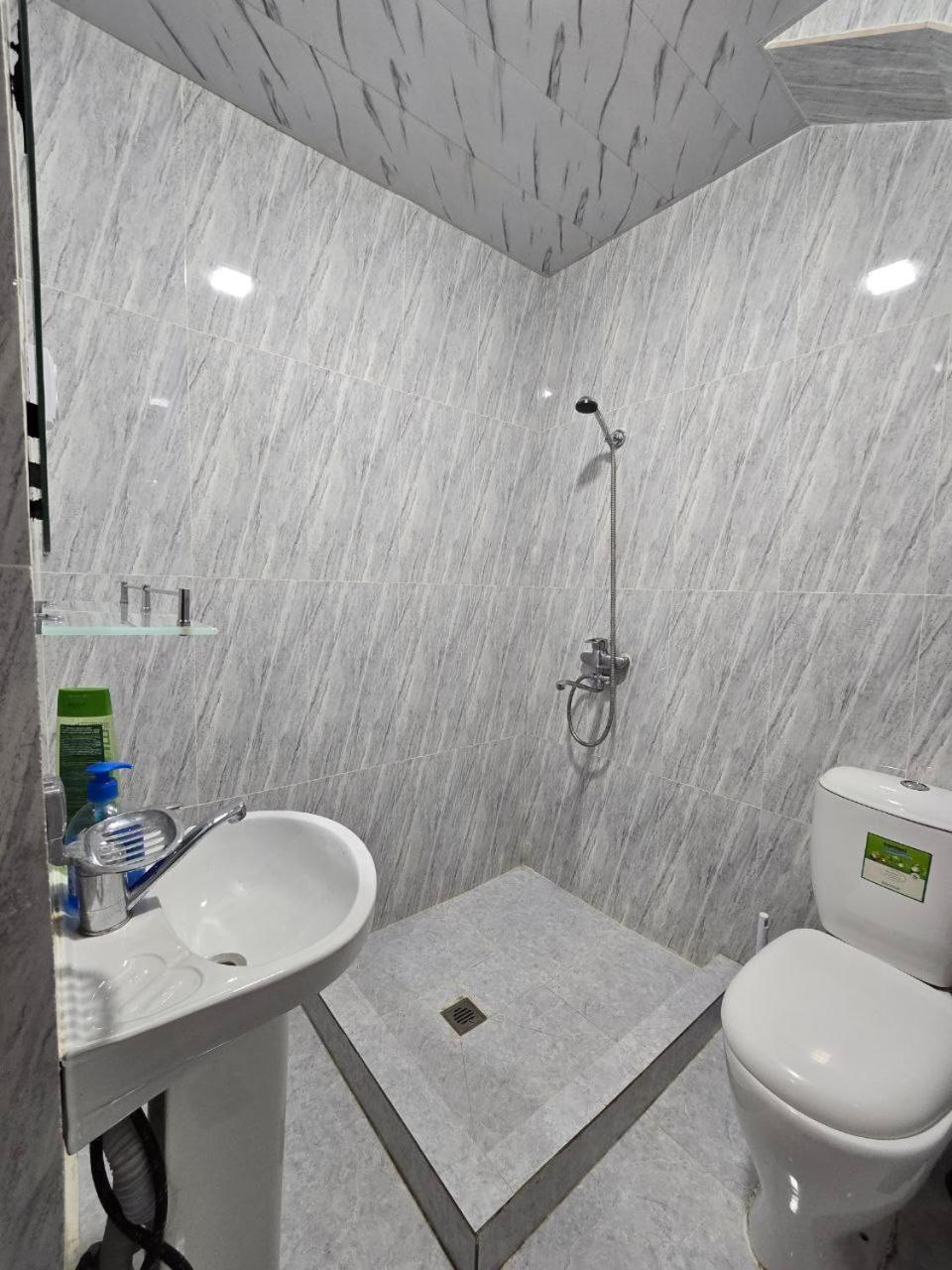 Guesto Hostel Tasjkent Buitenkant foto
