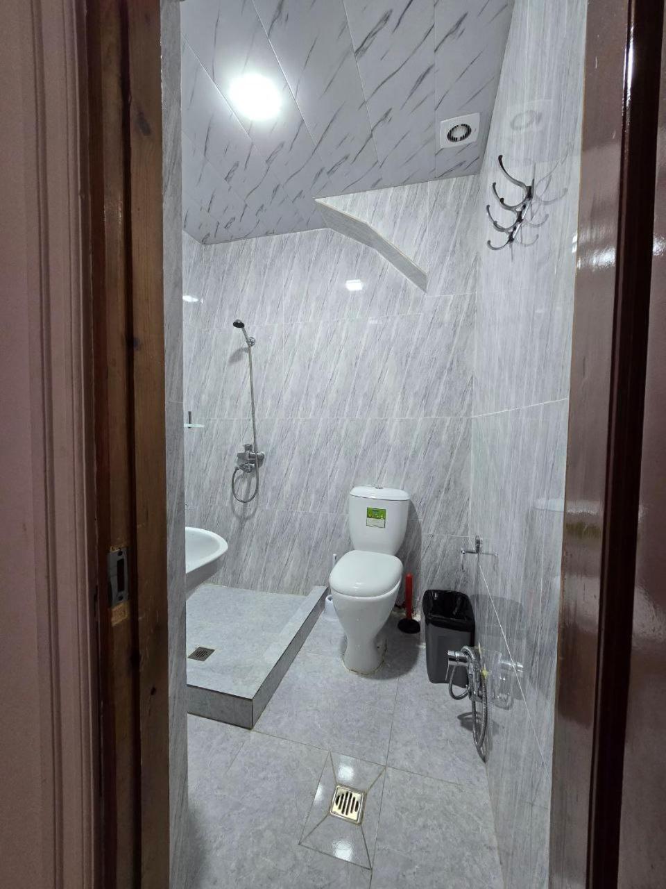 Guesto Hostel Tasjkent Buitenkant foto