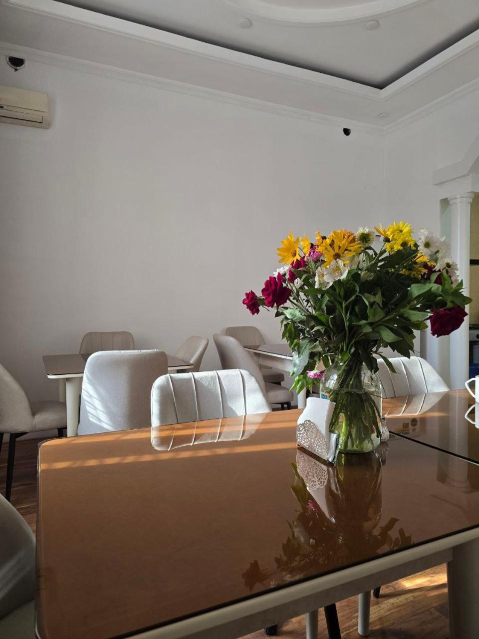 Guesto Hostel Tasjkent Buitenkant foto